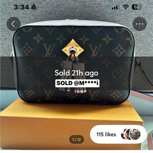 SOLD!!! In M
Louis Vuitton Saintonge in Rose Poudre